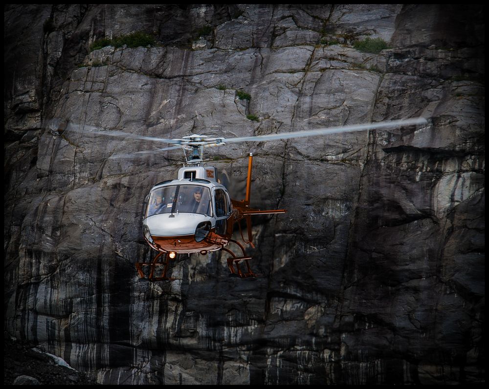 IMAGE: http://i1119.photobucket.com/albums/k622/Brandon_Perkins/Alaska088.jpg