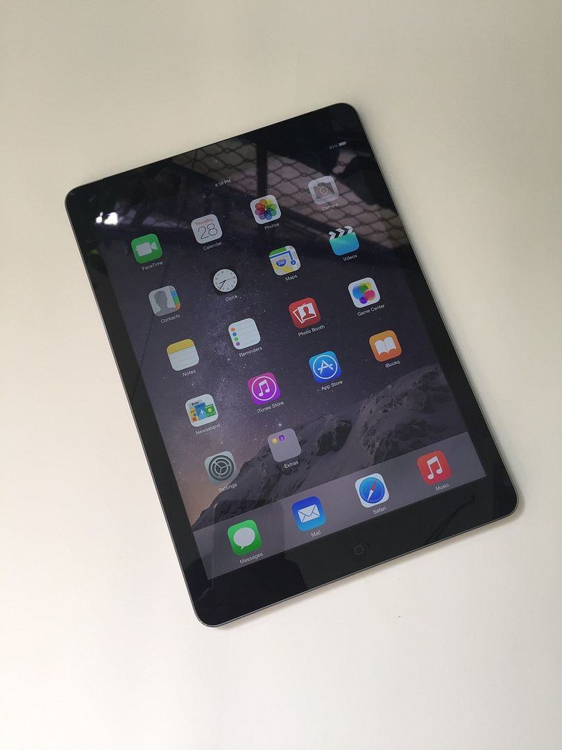 iPad Air .......... iPad Air 32GB 4G màu Grey (xám) mới 99.9% Giá chuẩn