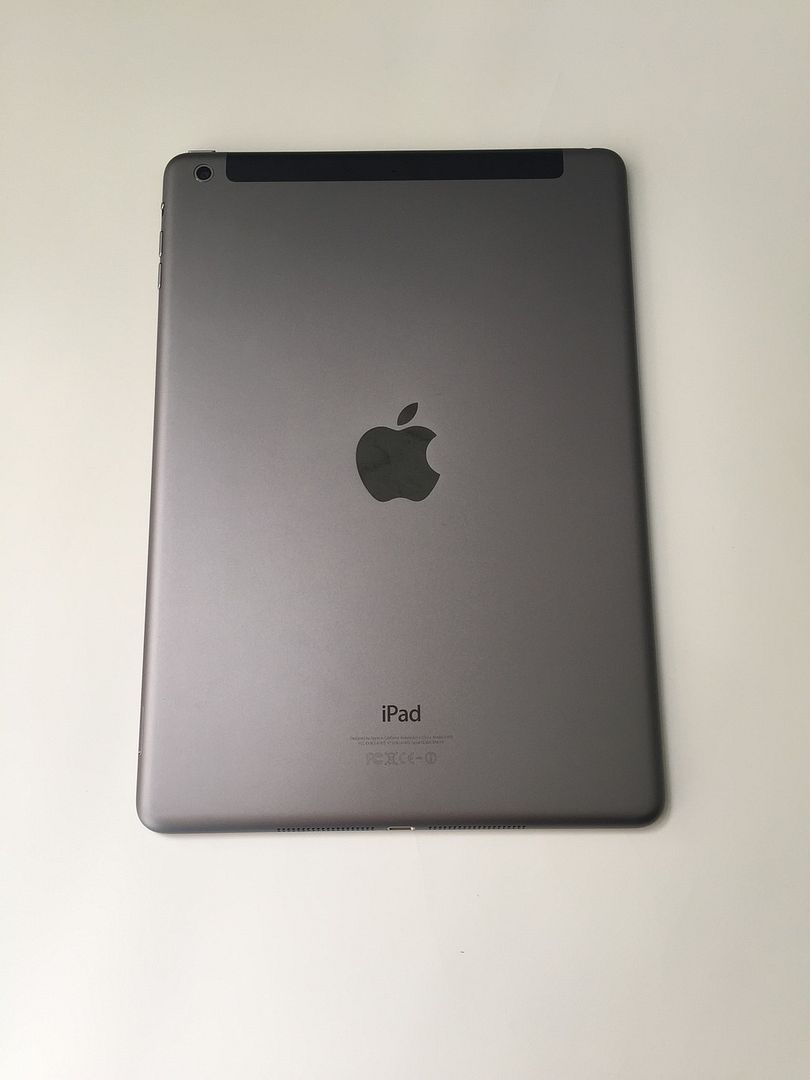 iPad Air .......... iPad Air 32GB 4G màu Grey (xám) mới 99.9% Giá chuẩn - 1