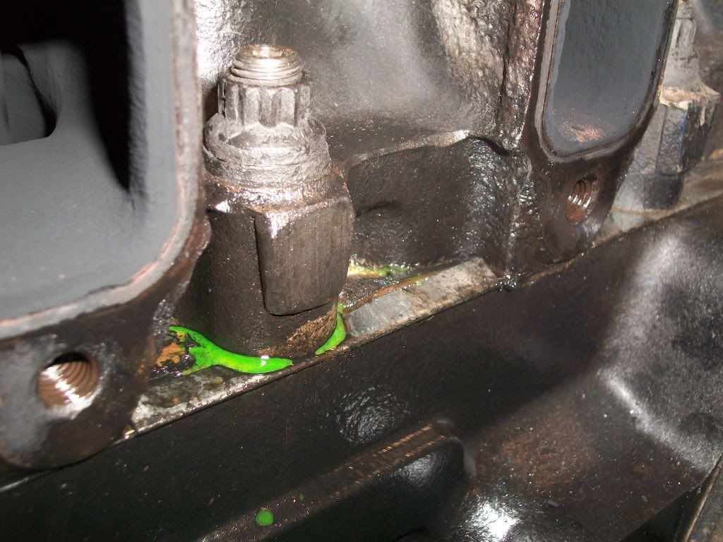 What's the cause of this type of head gasket failure? Competition