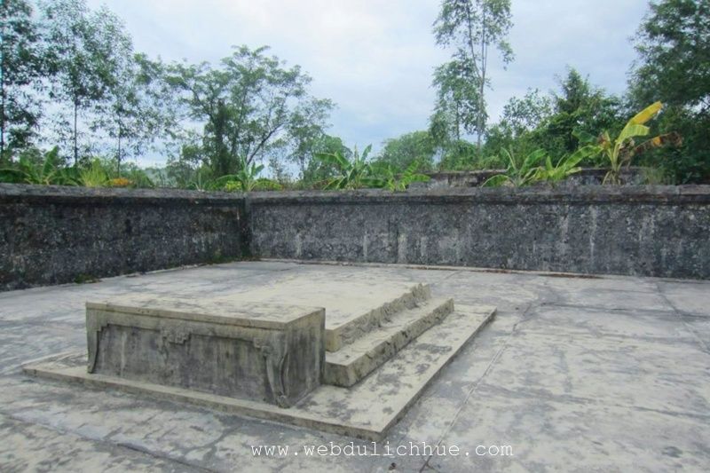 Lăng mô Trưá»ng Hưng cá»§a chúa Nguyá»…n Phúc Tần