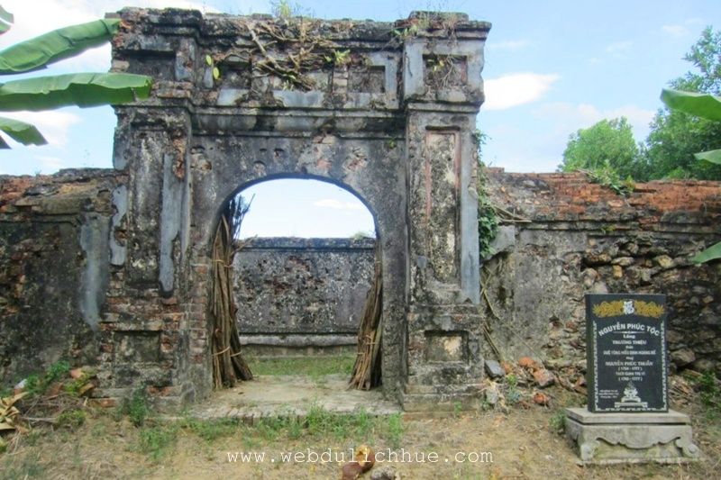 Lăng Trưá»ng Thiệu cá»§a chú Nguyá»…n Phúc Thuần