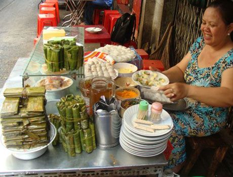 Tất cả các loại bánh ở đây đều do chủ quán tự làm.