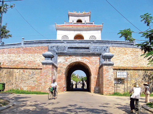 Cửa Hậu kinh thành Huế sau khi trùng tu.