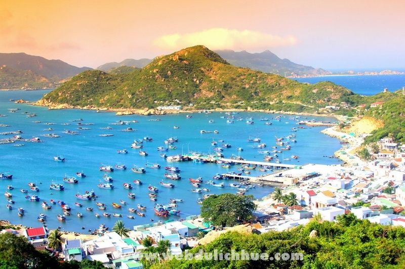 Bình Minh trên đảo Bình Ba