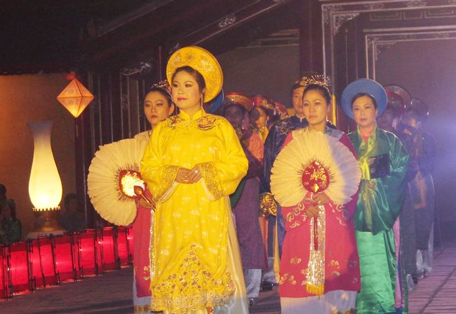 Yến tiệc cung đình Huế
