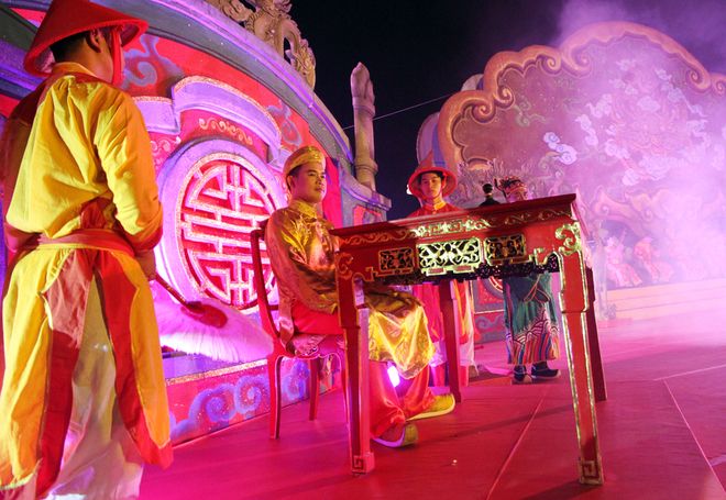 Yến tiệc cung đình Huế