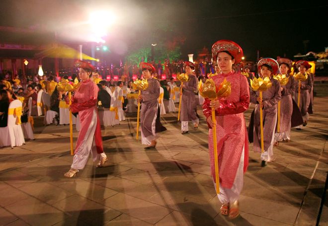 Yến tiệc cung đình Huế
