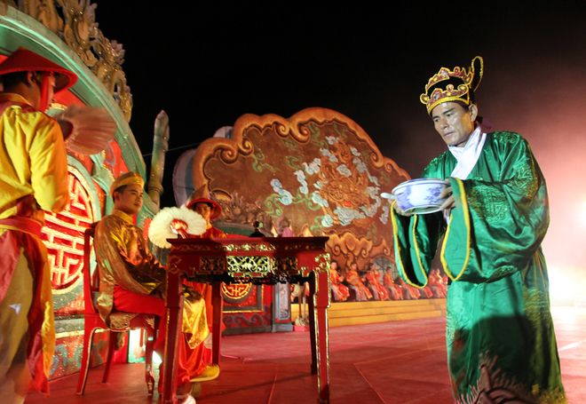 Yến tiệc cung đình Huế