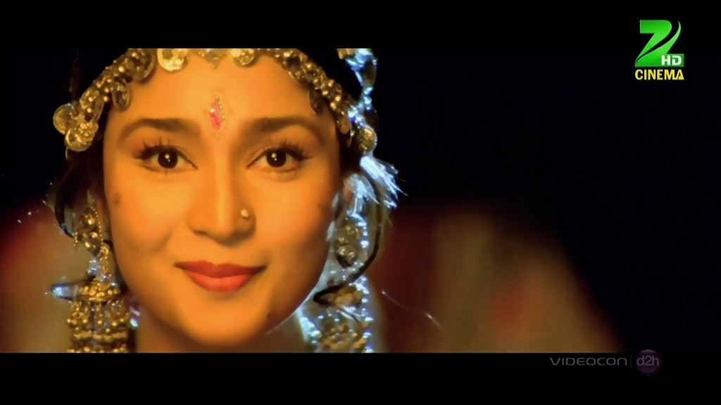 Raja Hindustani (1996) - Music Videos - HDTV Rip - 1080p - Multi-Links - vlcsnap-2013-12-03-04h46m42s165_zps6dadd8e3