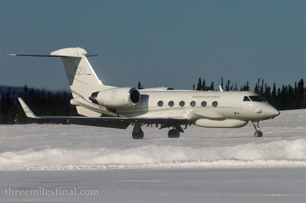 IMAGE: http://i1119.photobucket.com/albums/k634/threemilesfinal/TMF-0926.jpg