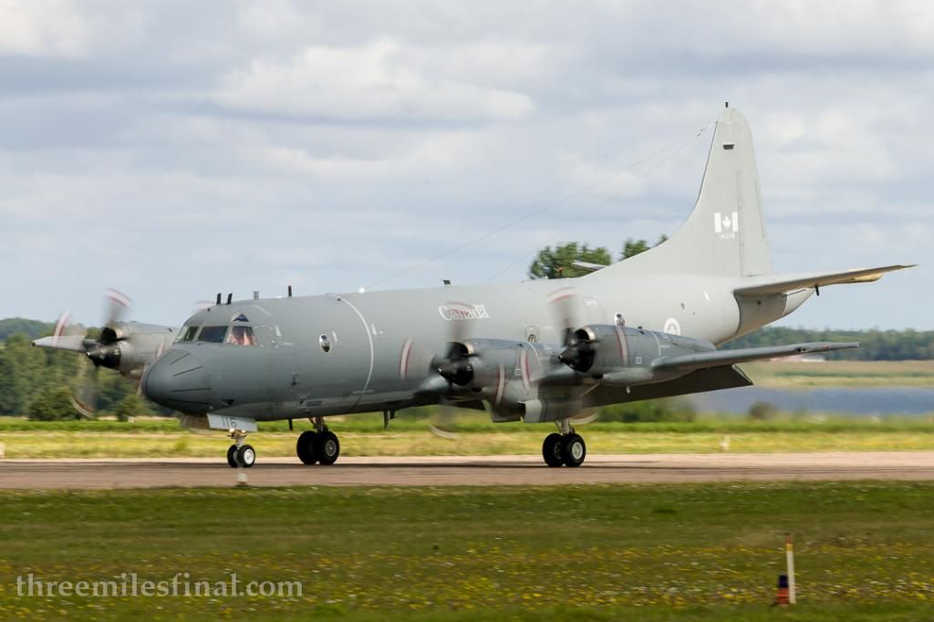 Aurora touching down to attend the static display.