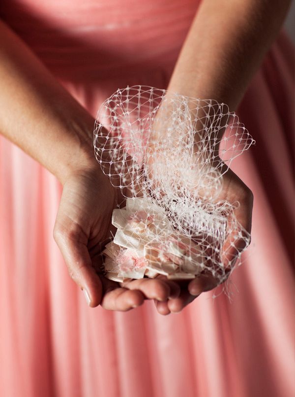 la boda en rosa y negro de júlia y plàcid en barcelona. | tendencias