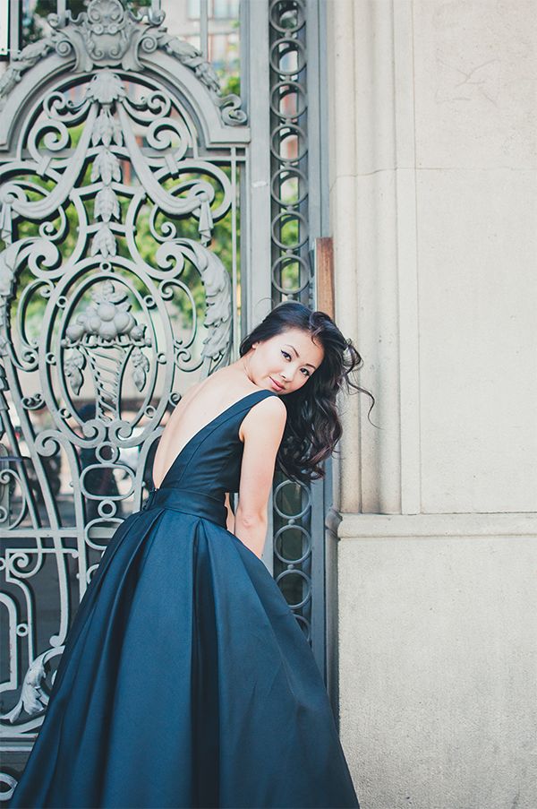 una novia con vestido negro: ¿romper con las tradiciones o estilo