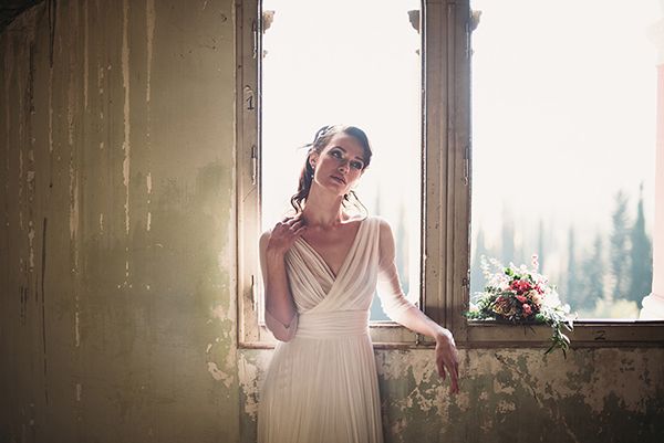 la delicada simplicidad tras un vestido de novia de josé maría peiró