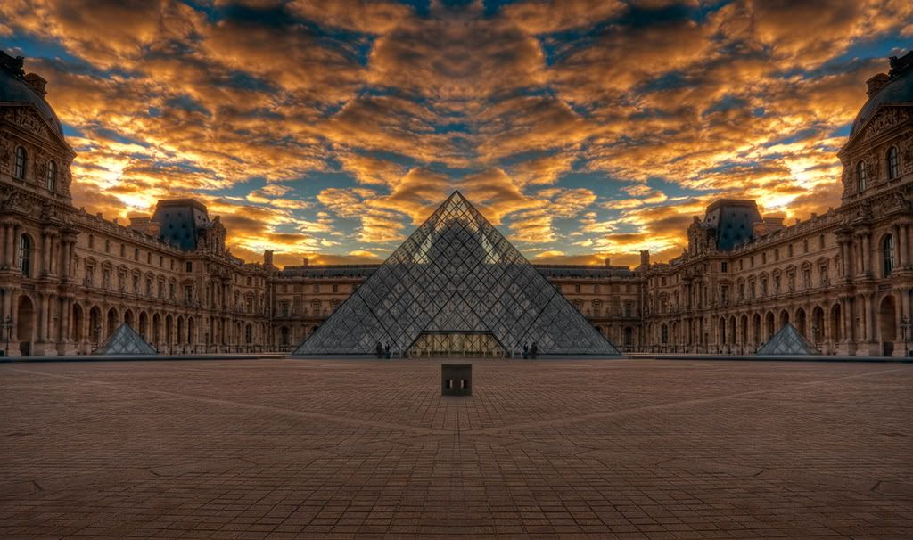 LouvreMirrored.jpg