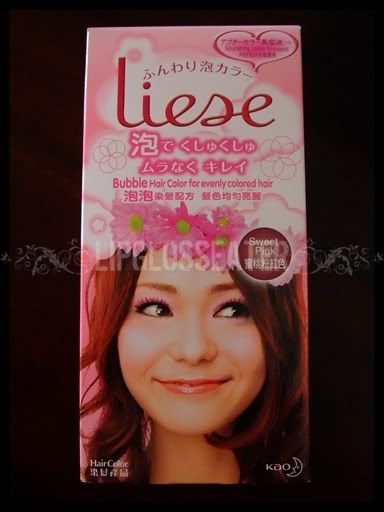 This hair dye comes in the usual box! :) The stuff you get with every box: