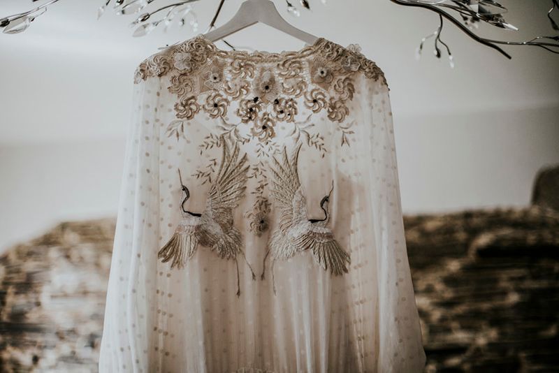 Slow wedding en Galicia con vestido de novia de Sara Lage.