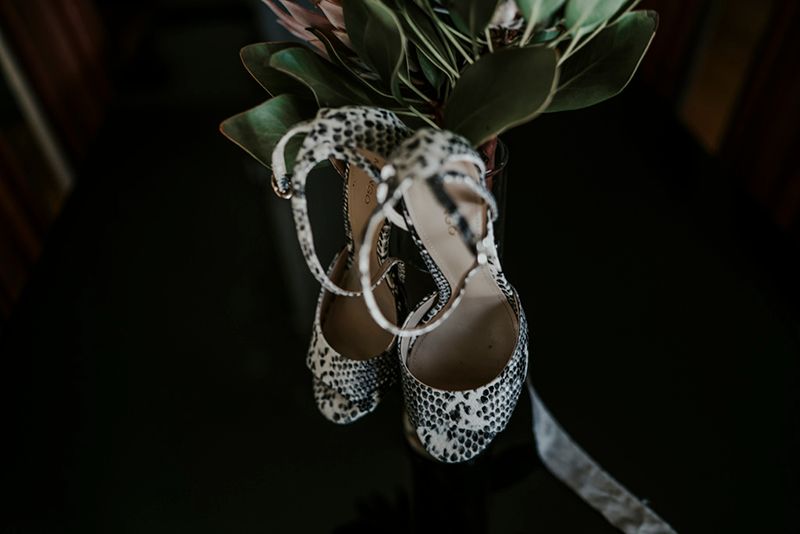 Slow wedding en Galicia con vestido de novia de Sara Lage.