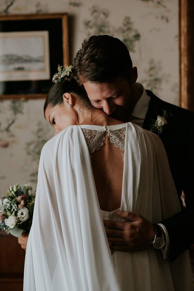 Atelier de novias e invitadas a medida Lamaryé