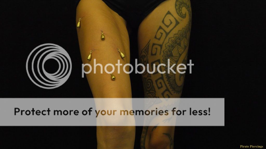  photo Naomi-Clayton-Self-Portrait-Weights.jpg